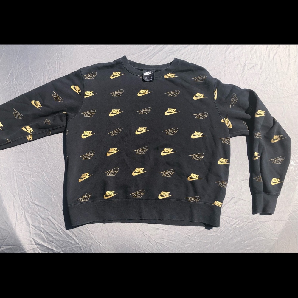 Women’s Cropped Nike Crewneck